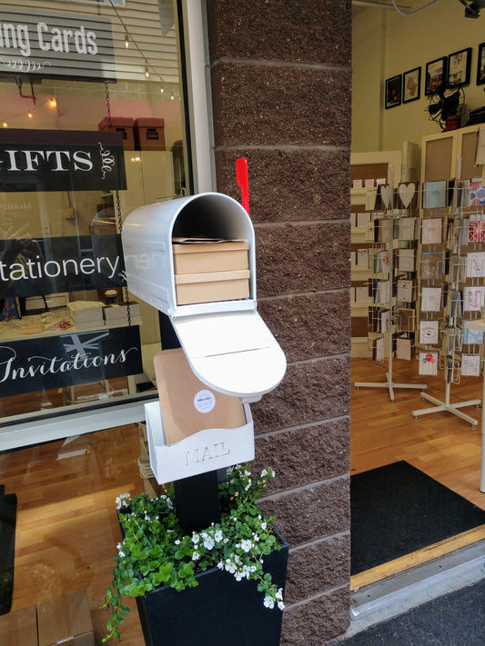 Greeting Cards and Gifts No-Touch Pickup at Idea Chic in Denver | Coronavirus